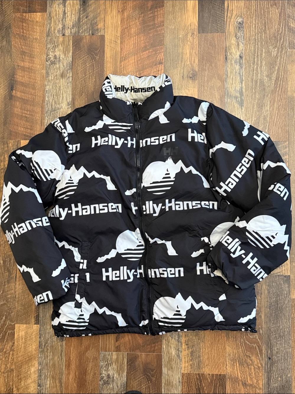 Helly Hansen Reversible All-Over Logo Puffer Jacket Size Large